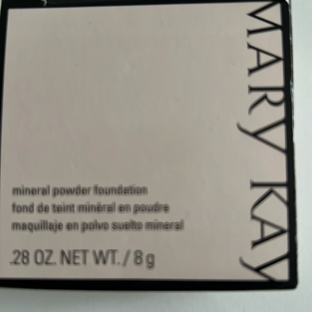 Mary Kay mineral powder foundation bronze 3. New in box.